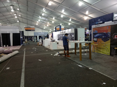 SEMA 2017 Nov 29 Setting up display table