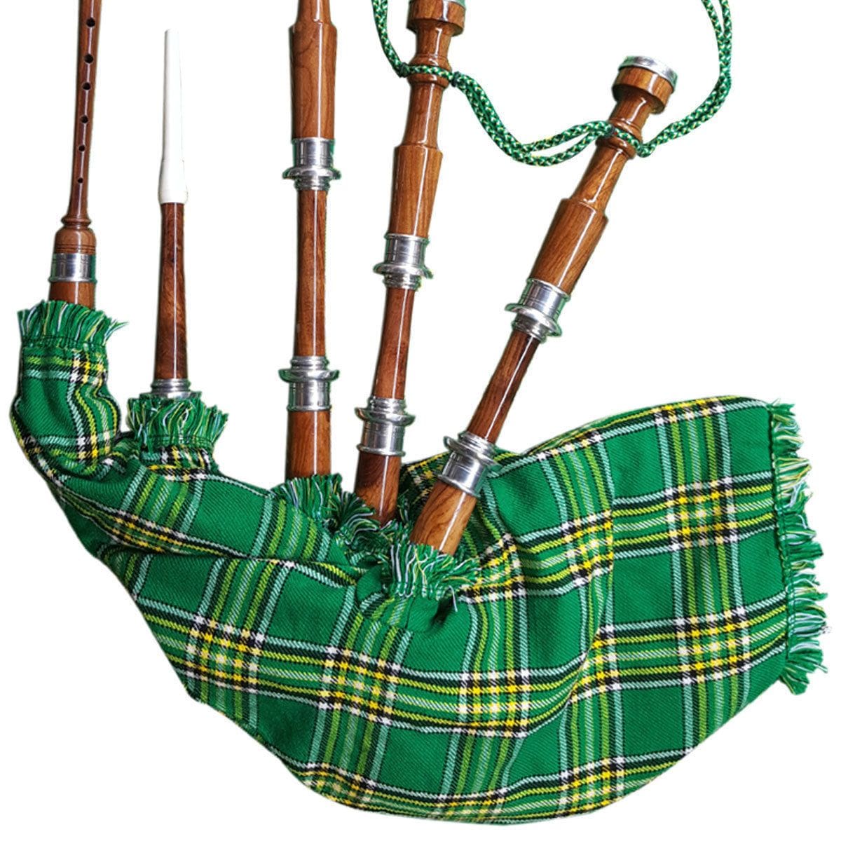 Инструмент в марийской деревне напоминает шотландскую волынку. Great Highland Bagpipe. Ирландский духовой инструмент волынка. Ирландская волынка. Ирландский музыкальный инструмент духовой.