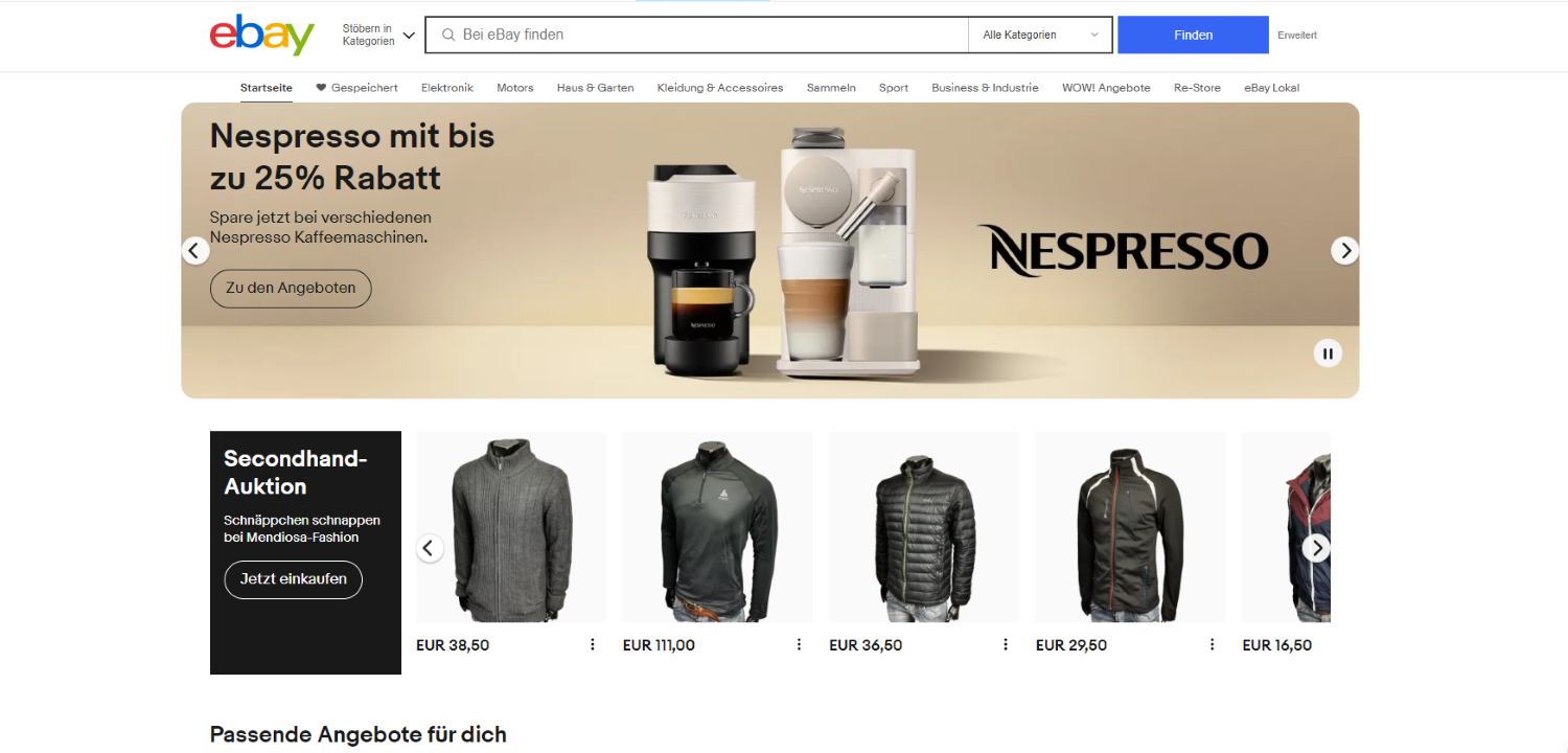 Gezeigt ist die Startseite von eBay. Zu sehen sind unterschiedliche Angebote für Sportkleidung und Kaffee.