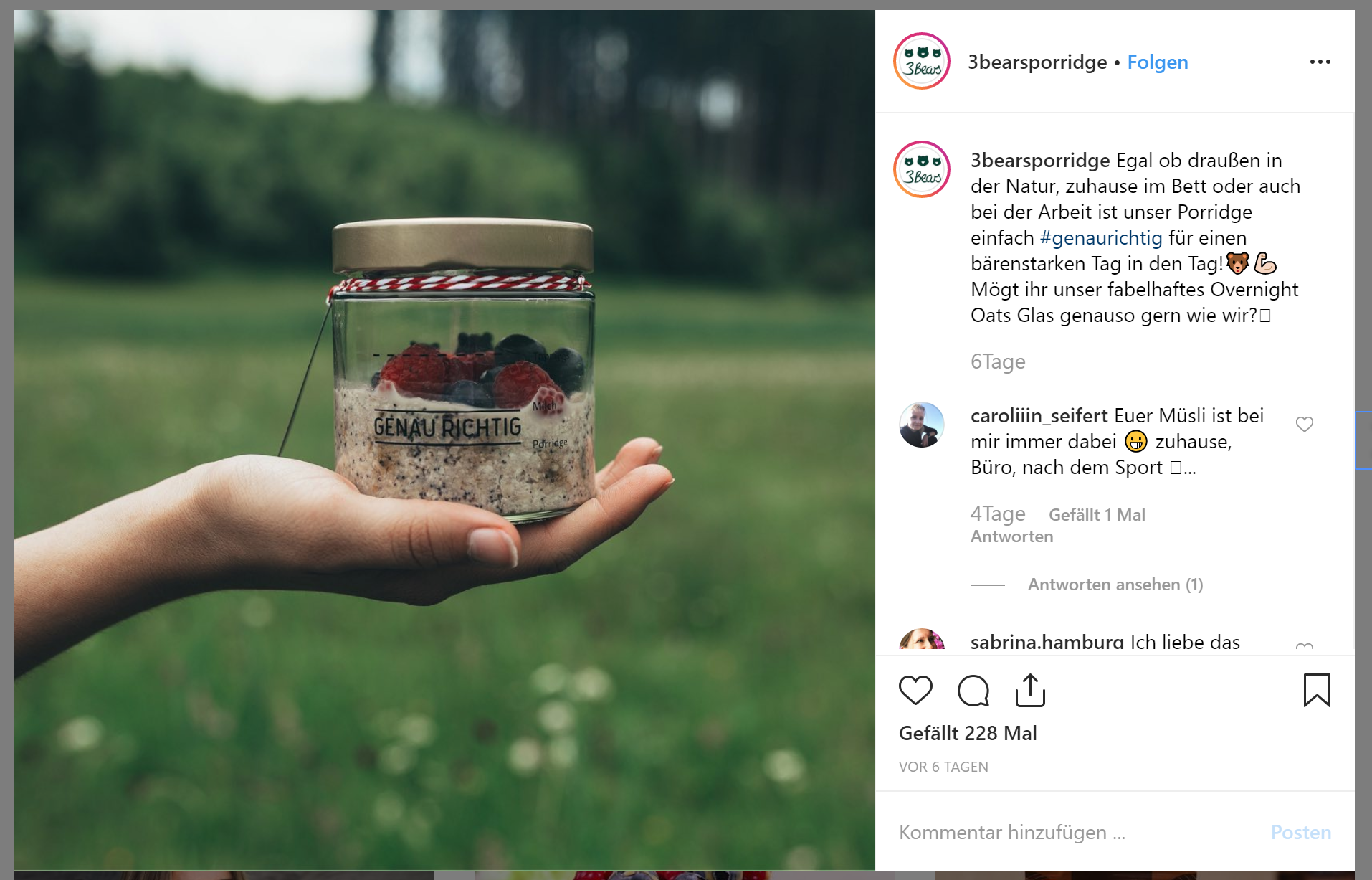 Posting mit Porridge-Glas in Natur mit zeitbezogenem Hashtag