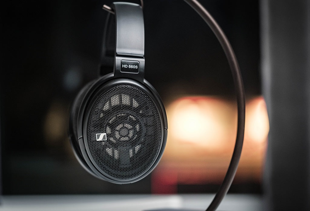 Sennheiser HD660s headphones from the side