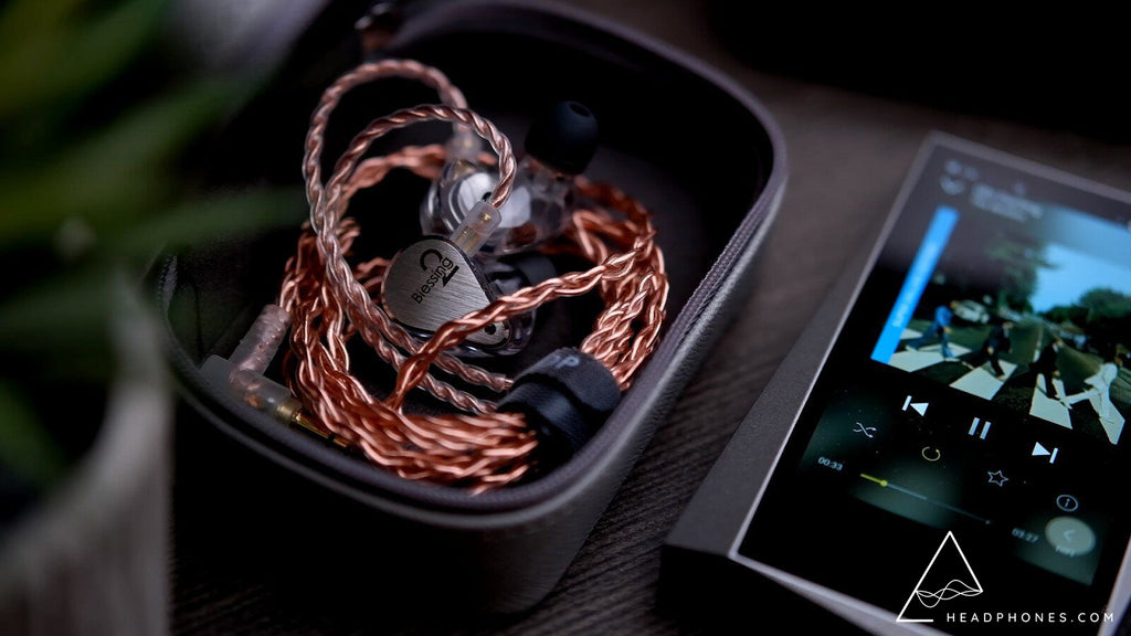 Moondrop Blessing 2 earphones with astell&kern sr25 portable music player