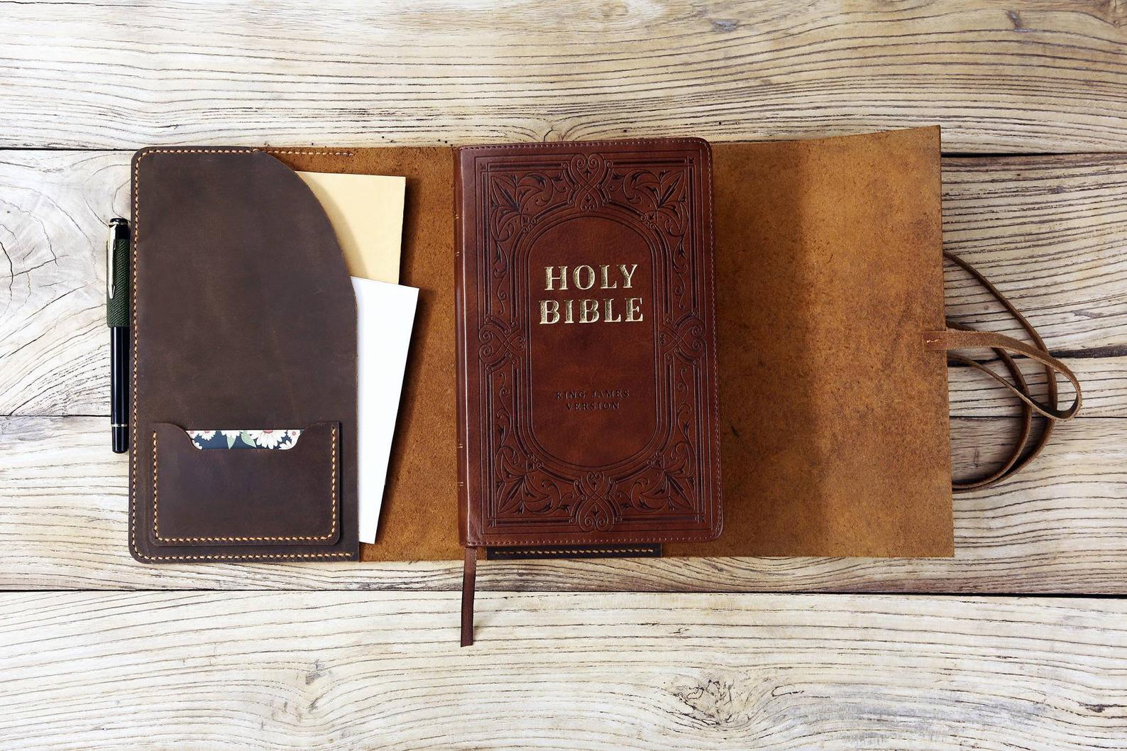 Custer Leather - Premium Bible Cover (6 X 9 X 1.5) - Bible Baptist  Bookstore