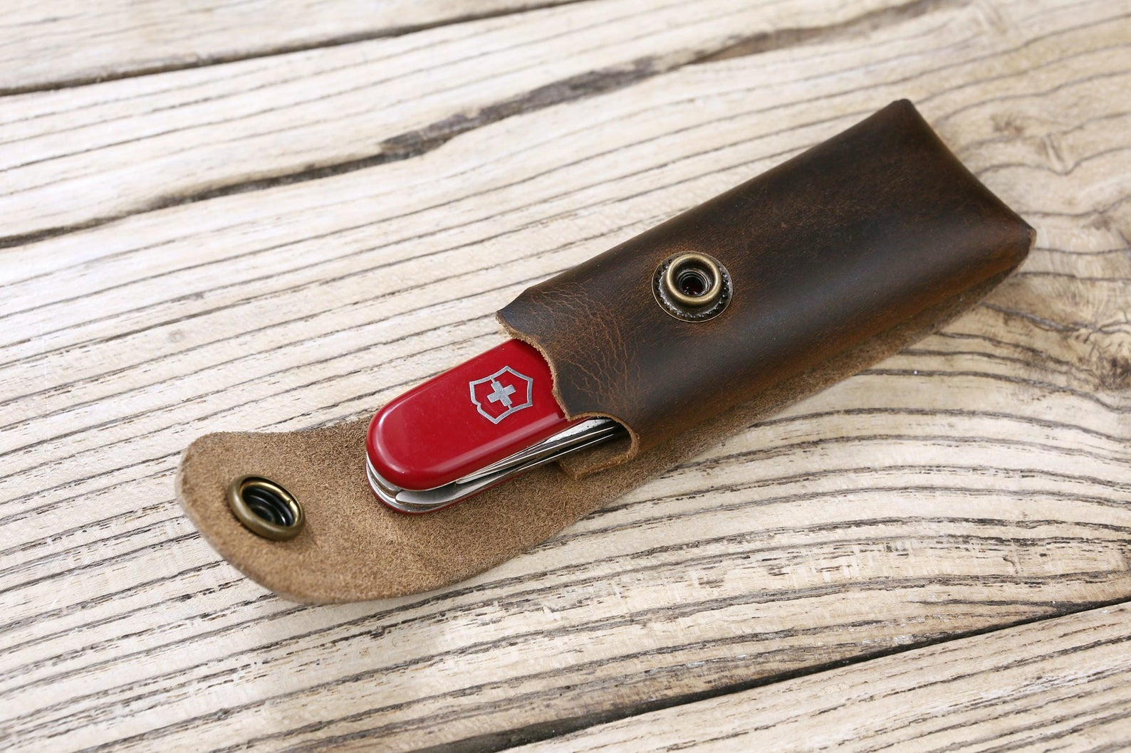 Swiss Army Knife iPhone Case??? (IN1 Multi-Tool Utility Case