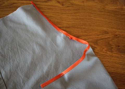 Curved hem with bias tape