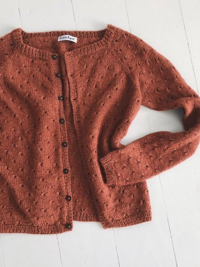 Billede af Annas cardigan My size fra PetiteKnit, strikkeopskrift