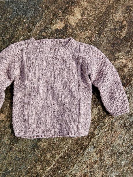 Billede af Lisa sweater fra Susie Haumann, No 2 strikkekit eksl. opskrift