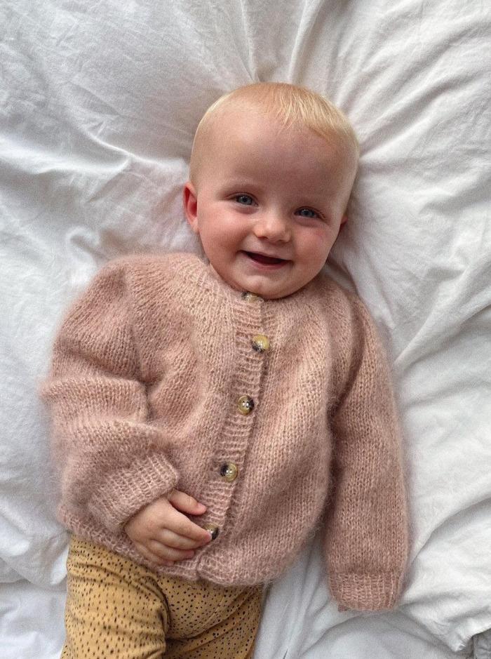 Novice Cardigan - Mohair edition til børn og baby af PetiteKnit, Silk mohair garnpakke (uden opskrift)