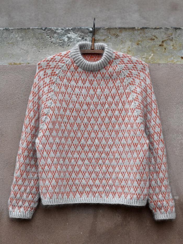 Spot sweater af Anne Ventzel, No 10 + 11 og No 2 garnpakke (uden opskrift)