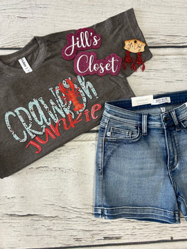 crawfish junkie tee