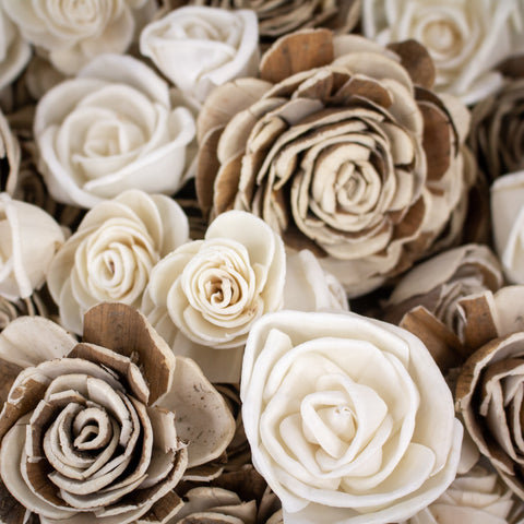 5 Ways to Use Flower Petals in a Wedding