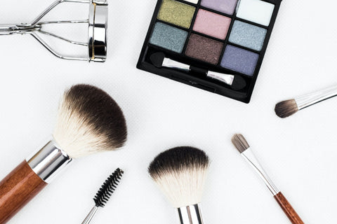 What are makeup palettes in beauty products?