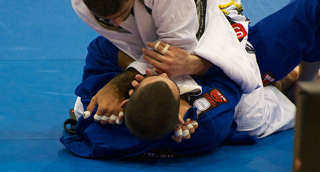 Download How To Submit Using The BJJ Cross Choke from Everywhere ...