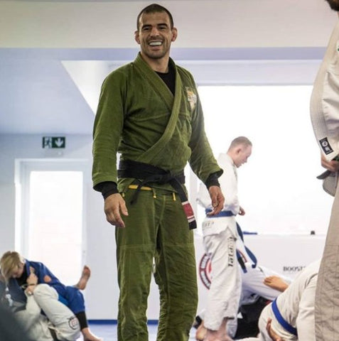 The Mirroring Principle: The Kings Gambit by Wim Deputter – BJJ Fanatics