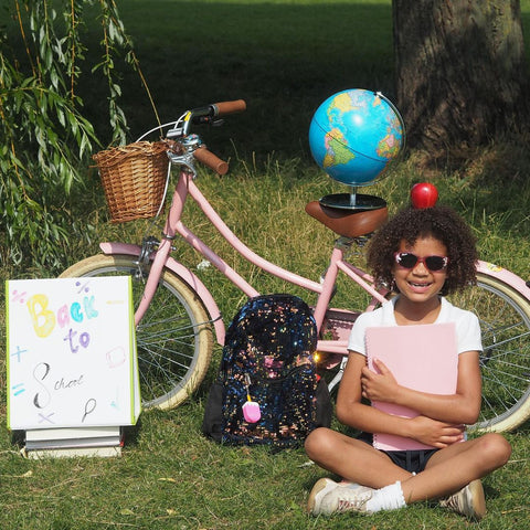 Back to School Fahrrad-Globus-Mädchen-Korb