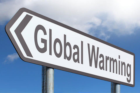 Ein Schild mit der Aufschrift „Globale Erwärmung“
