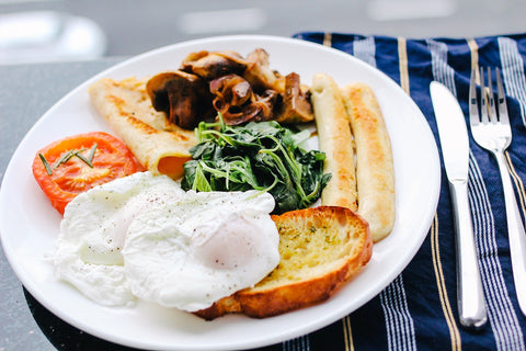 Une assiette de petit-déjeuner nutritif