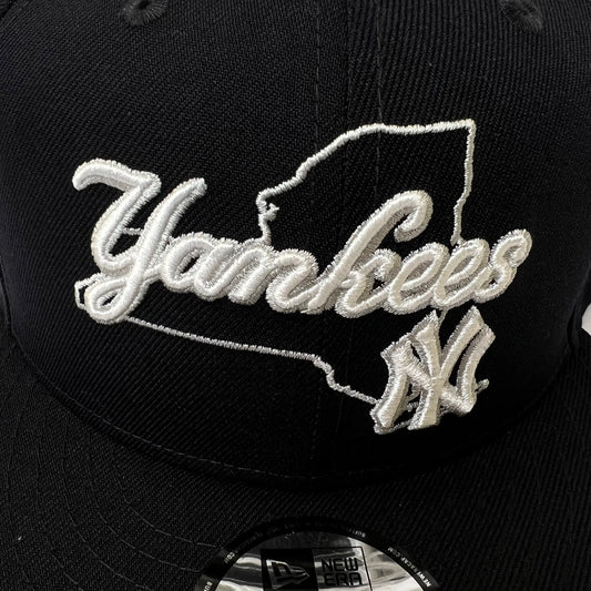  New Era New York Yankees Exclusive Selection 9FIFTY Snapback  Adjustable Hat Cap- OSFM (Black Crown White Logo) : Sports & Outdoors
