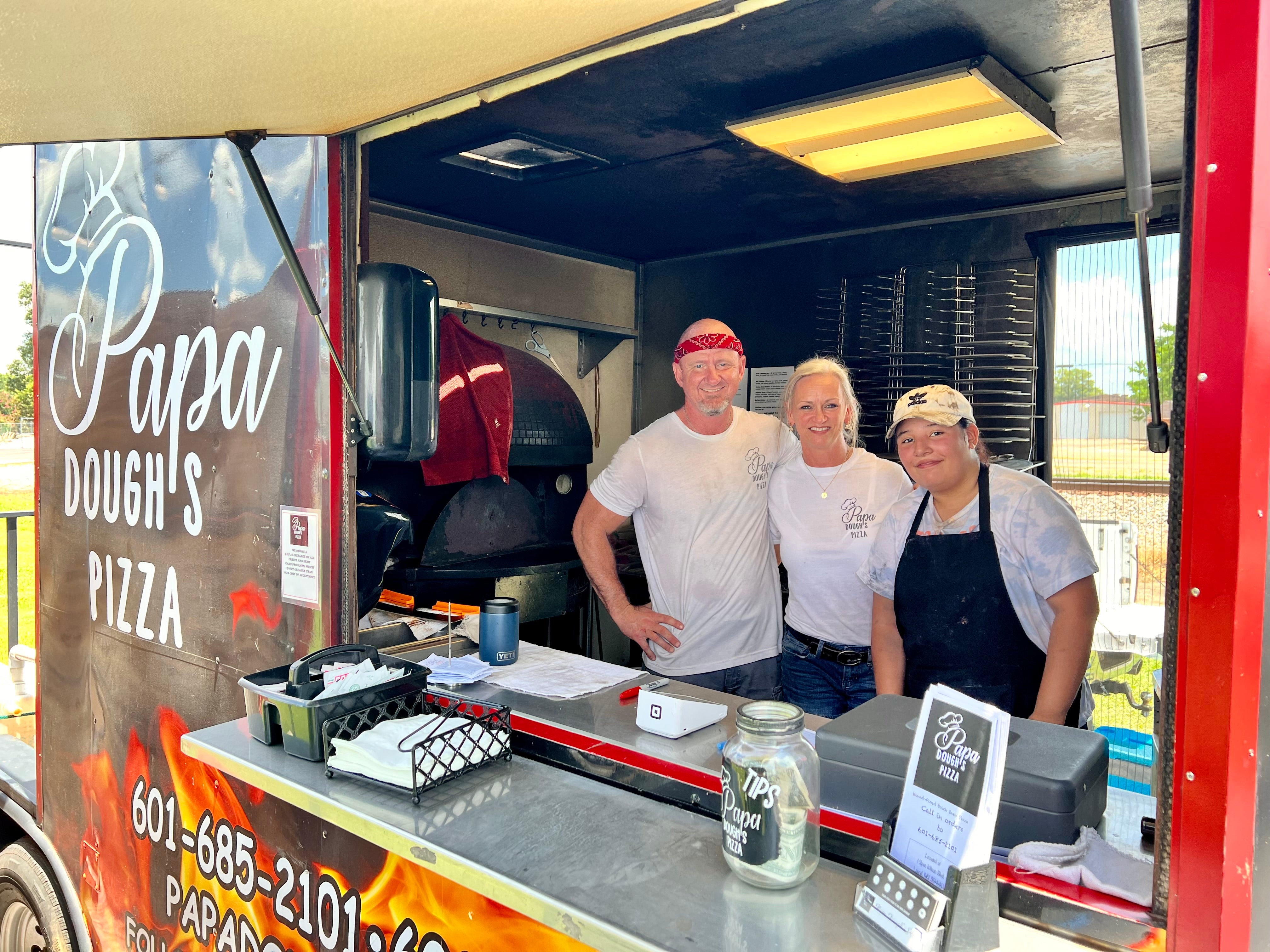 Scotsman Food Truck Park: Papa Dough's Pizza – Laurel Mercantile Co.