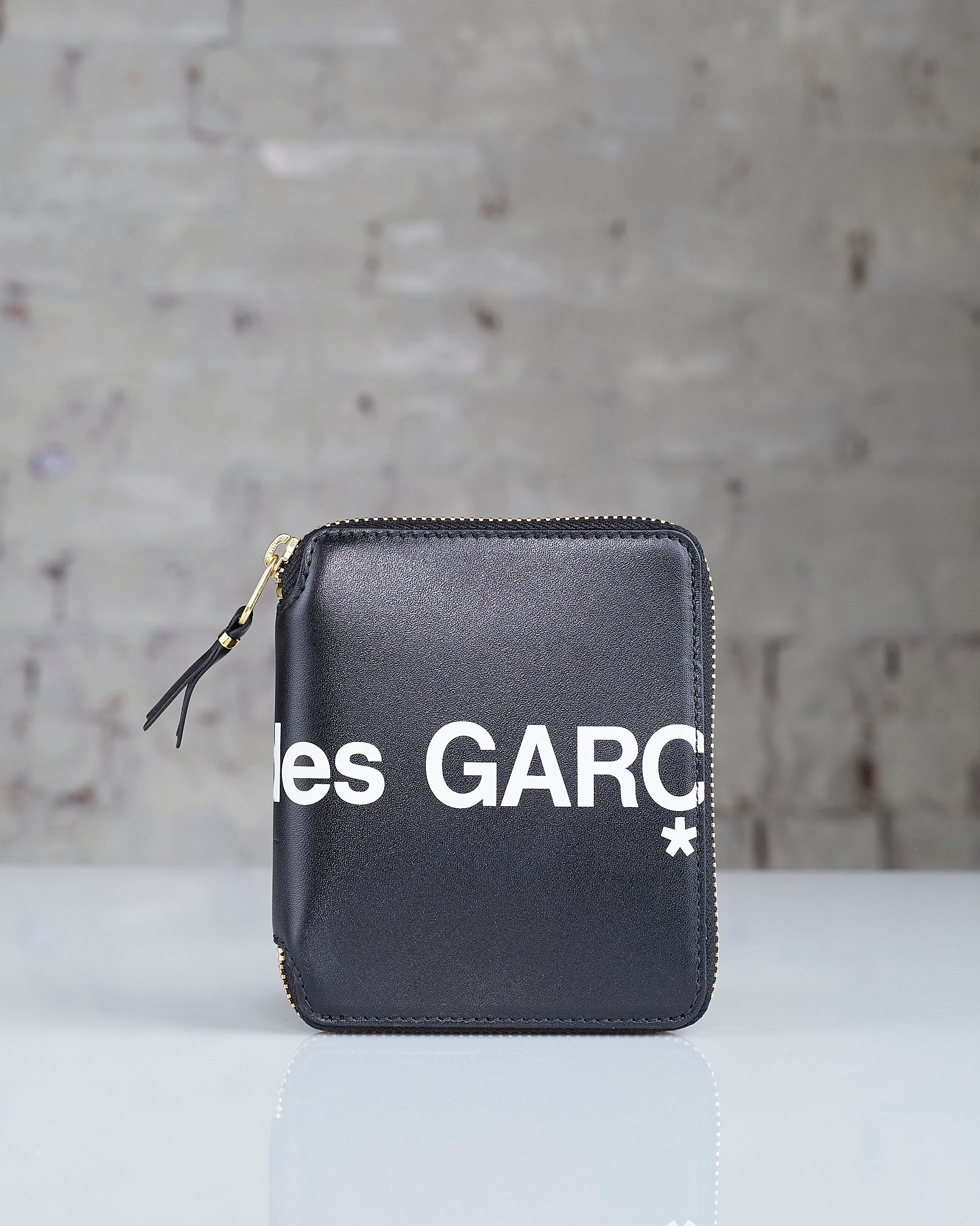 Comme des Garçons Wallet Huge Logo Wallet Black