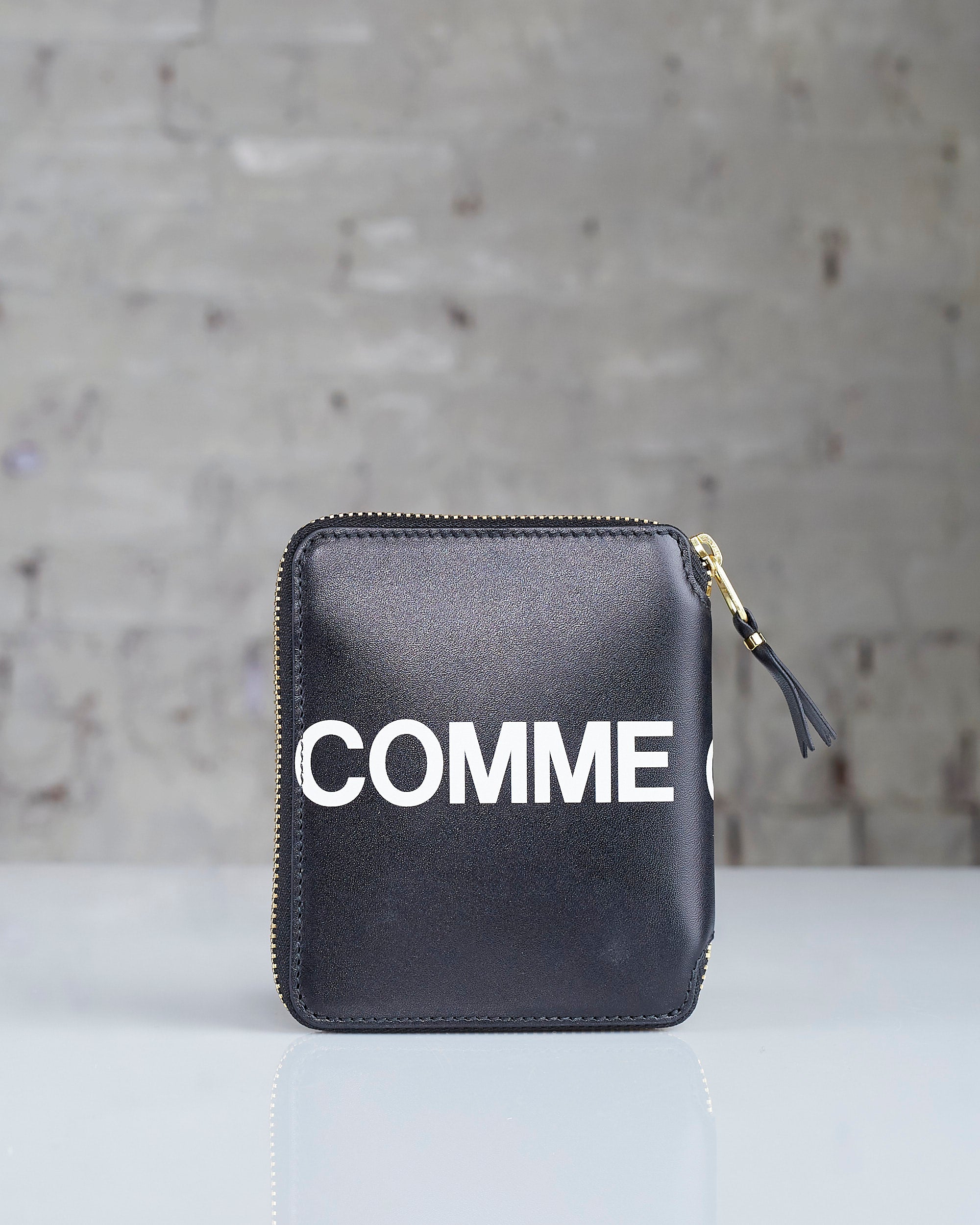 Comme des Garçons Wallet Huge Logo Zip Wallet Black – LESS 17