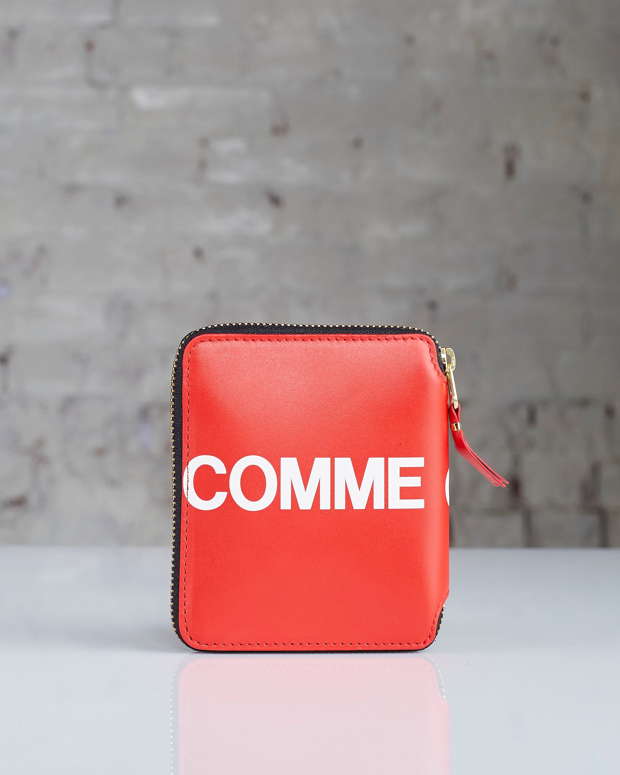 Comme des Garçons Wallet Huge Logo Zip Wallet Red – LESS 17