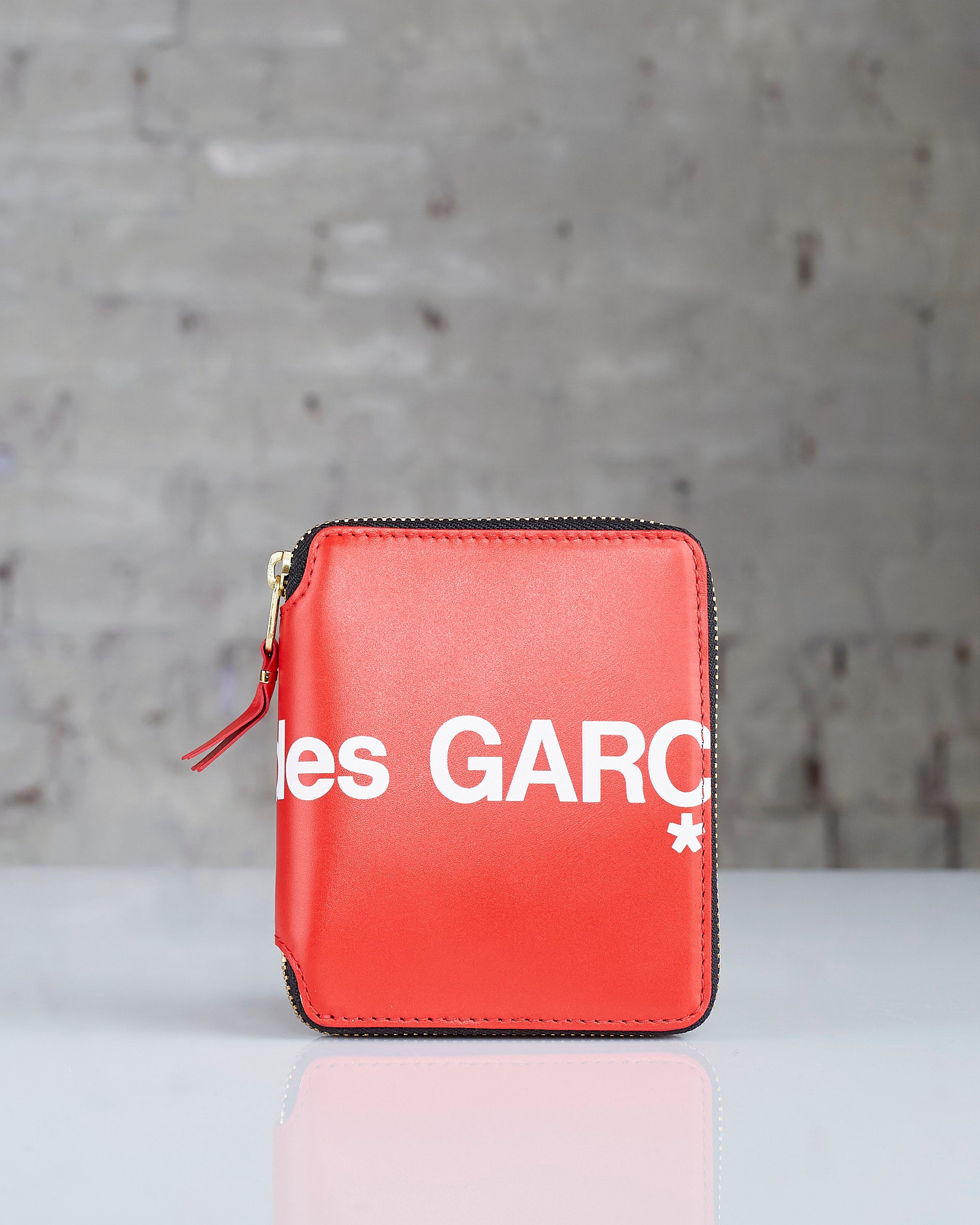 Comme des Garçons Wallet Huge Logo Zip Wallet Red – LESS 17