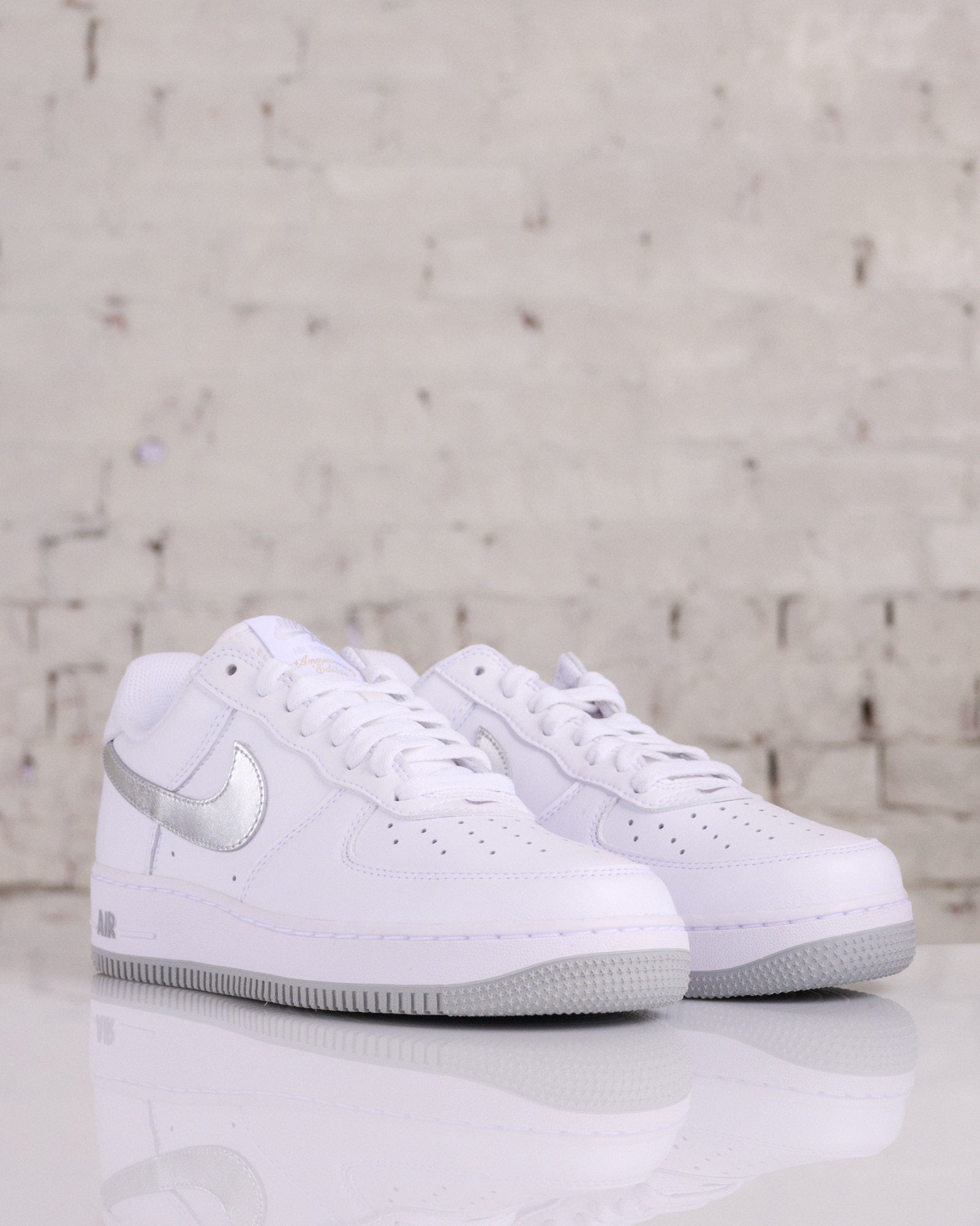 Nike Men's Air Force 1 Low Retro White / Metallic Silver-Metallic Gold  DZ6755-100