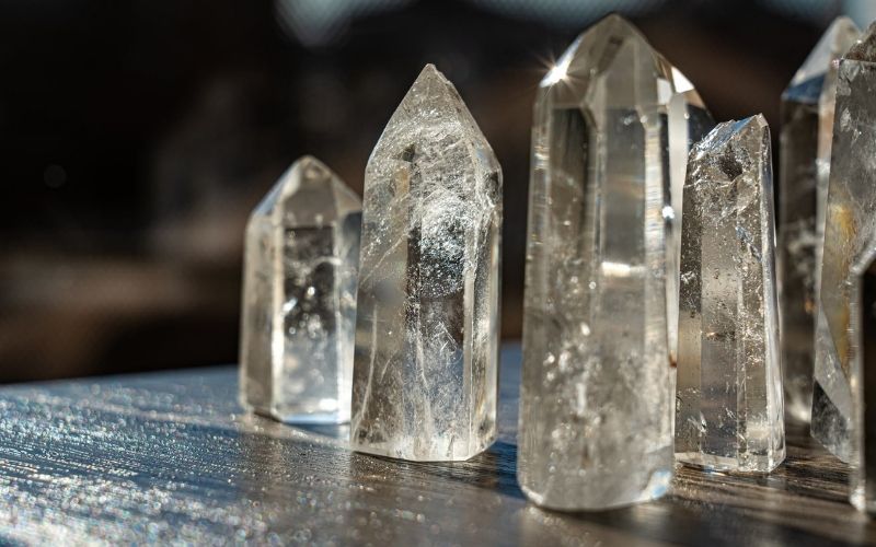 clear quartz crystal properties