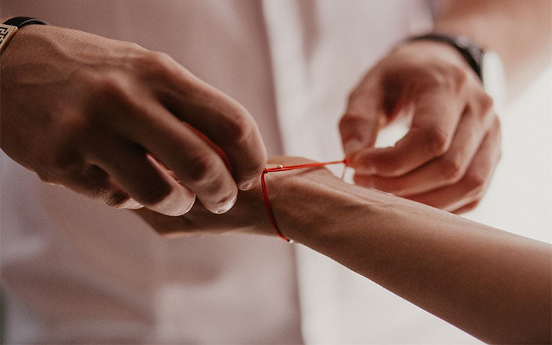 How to Wear Red String Bracelet