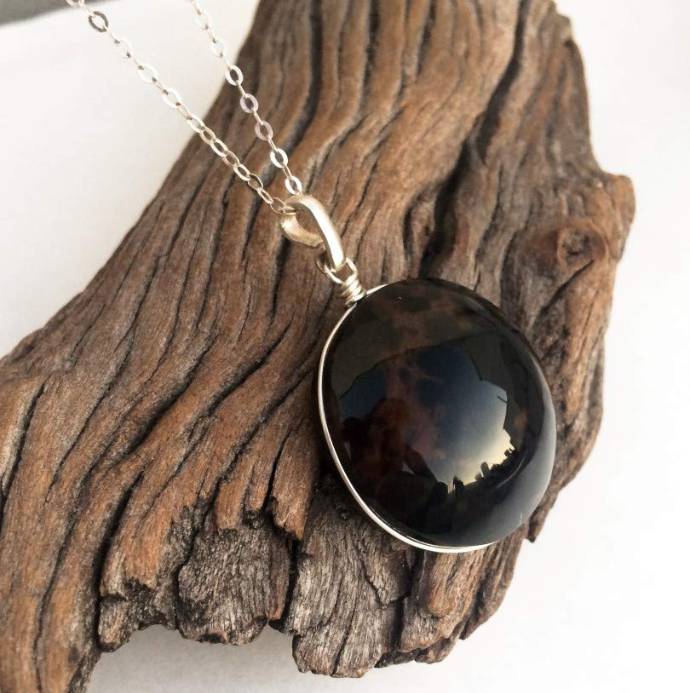 mahogany obsidian used in jewelry