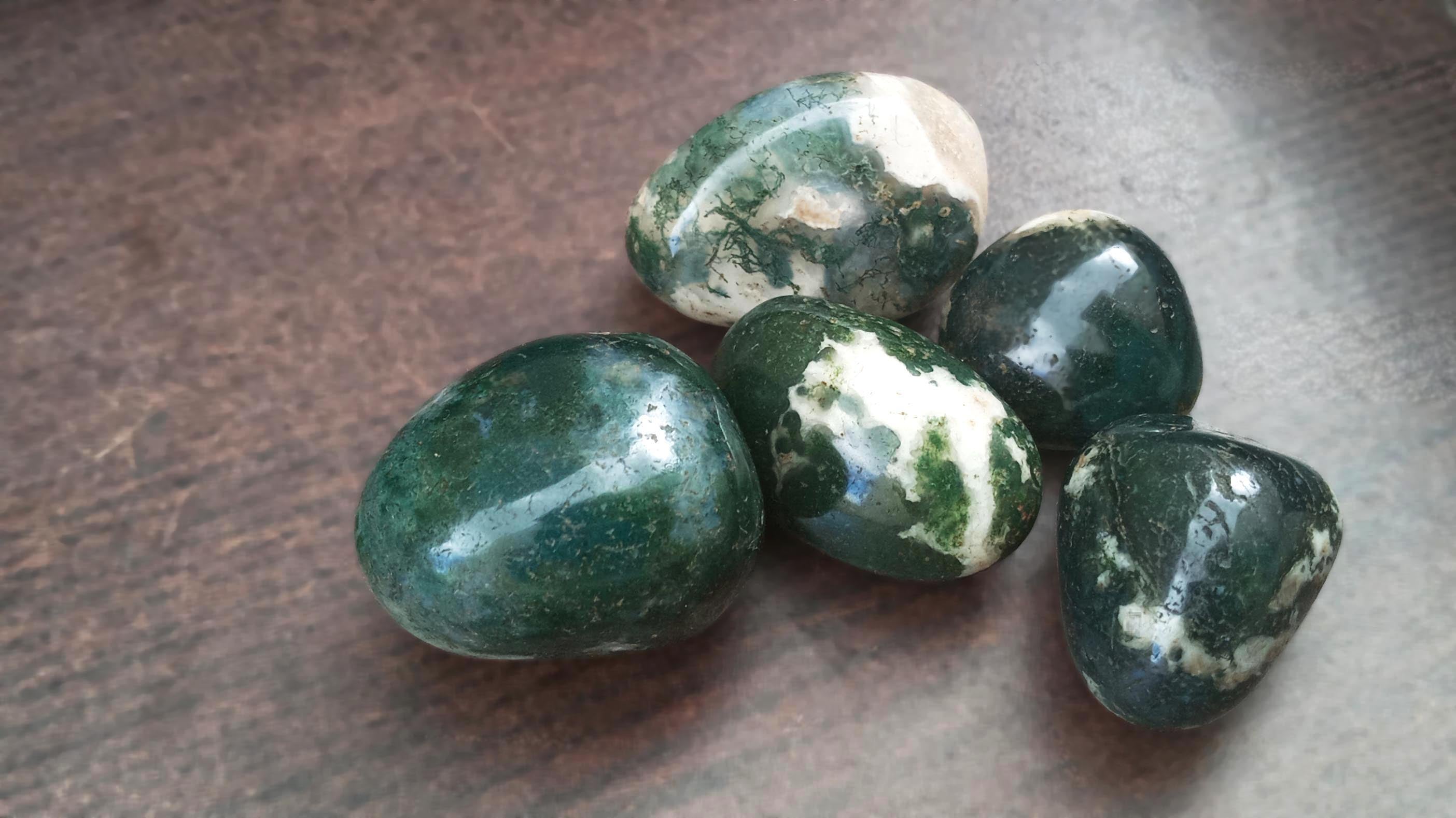 moss agate stones