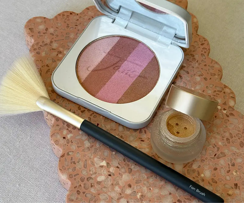 Pro Series Fan Brush - Vegan and Cruelty Free Makeup Brush - Fan Makeup Brush