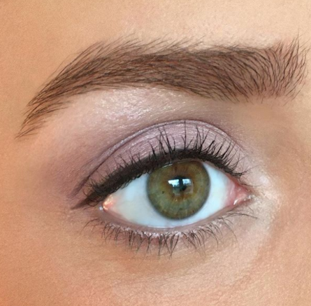 Close Up Eye Shadow