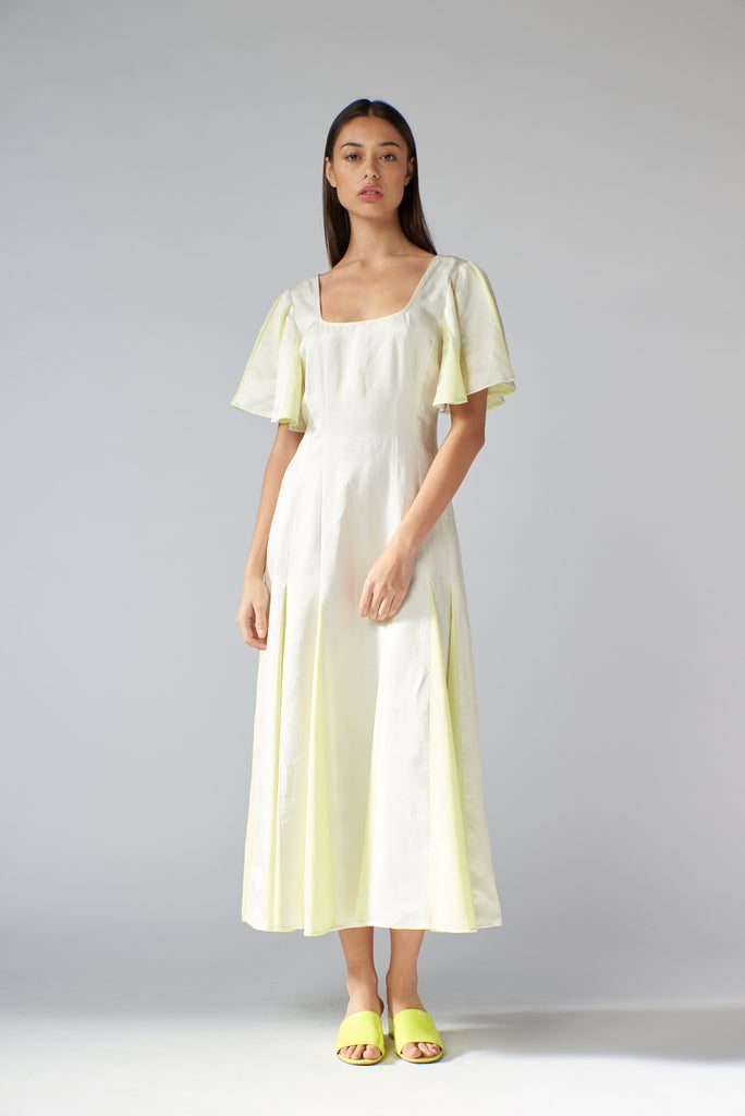 Arnsdorf - Dresses That Are Making Waves