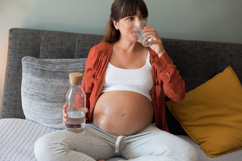 Tips To Stay Hydrated As a New Mom