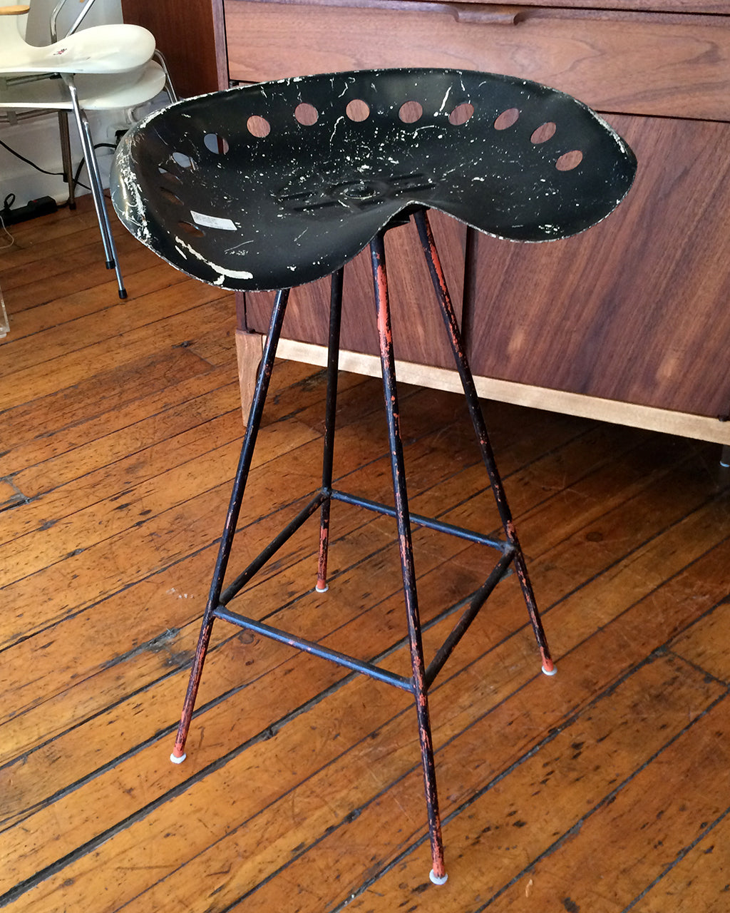 tractor-seat-stool
