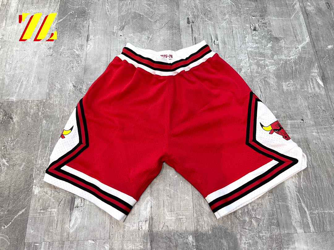 Men’s Mitchell & Ness Chicago Bulls Alternate ‘97-‘98 Shorts 3XL