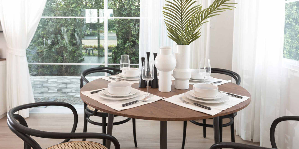 These Dining Tables Allow Proper Traffic Flow and Space
