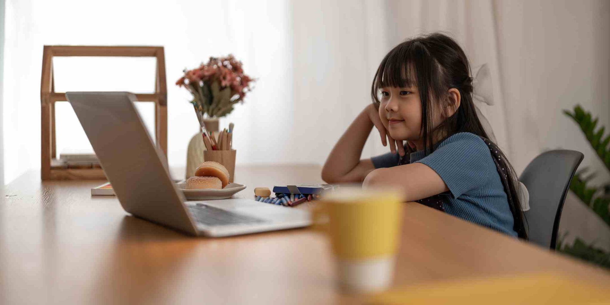 Factors Should Parents Consider When Choosing a Study Table for Their Kids