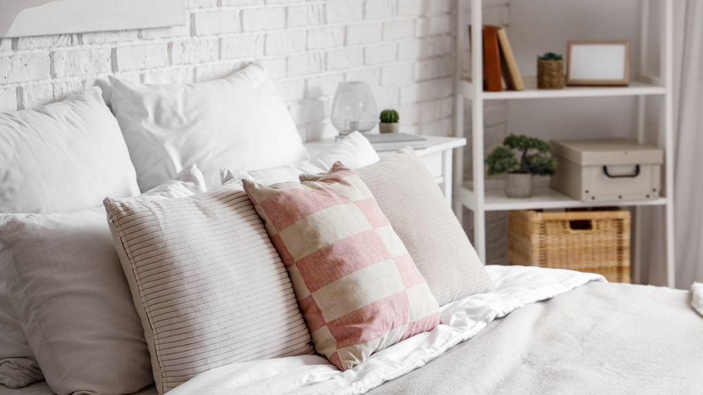 How to Mix and Match Different Pillow Styles