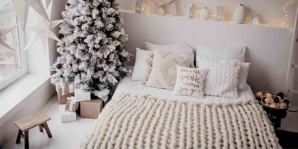 Layering Your Bed with Seasonal Blankets for Holiday Season