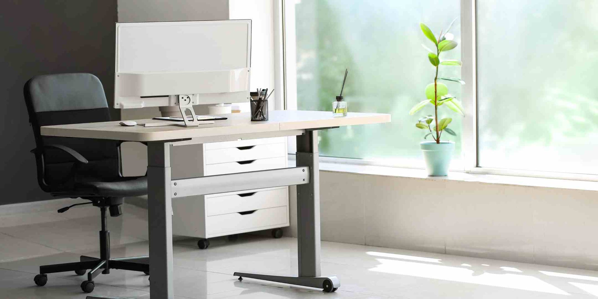 What is Ergonomic Design, and How Does it Apply to Computer Tables?
