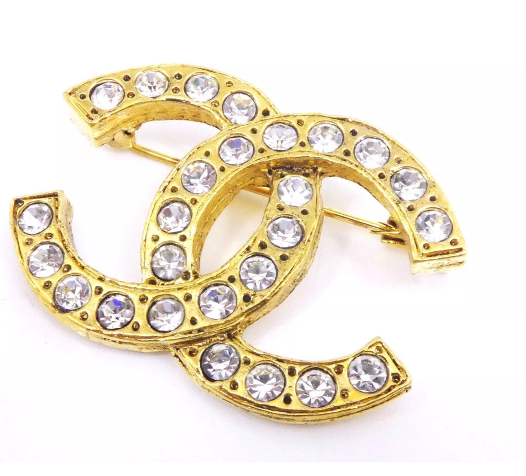 Featured image of post Chanel Brosche Sale : Authentic chanel blue brooch with gold hardware.