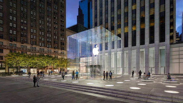 Apple Fifth Avenue, New York, US