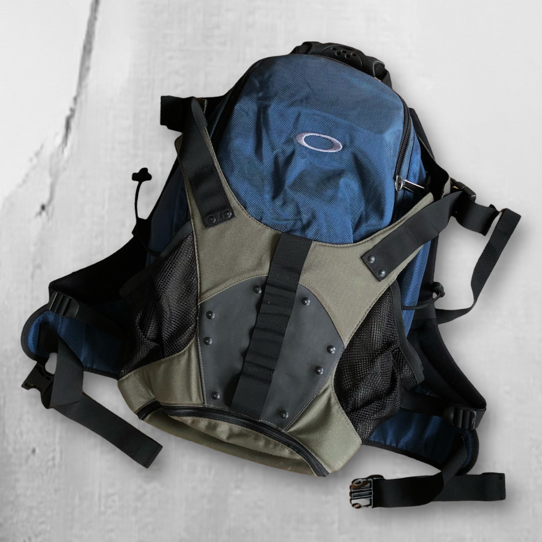 Oakley Backpack – Loose Threads Vintage