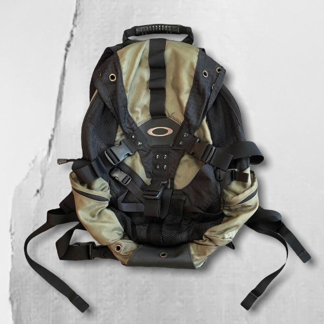 Oakley Icon Backpack – Loose Threads Vintage