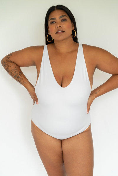 Plus Size Flounce Sheer Mesh Sarong Cover Up And Briefs Swimsuit [32% OFF]