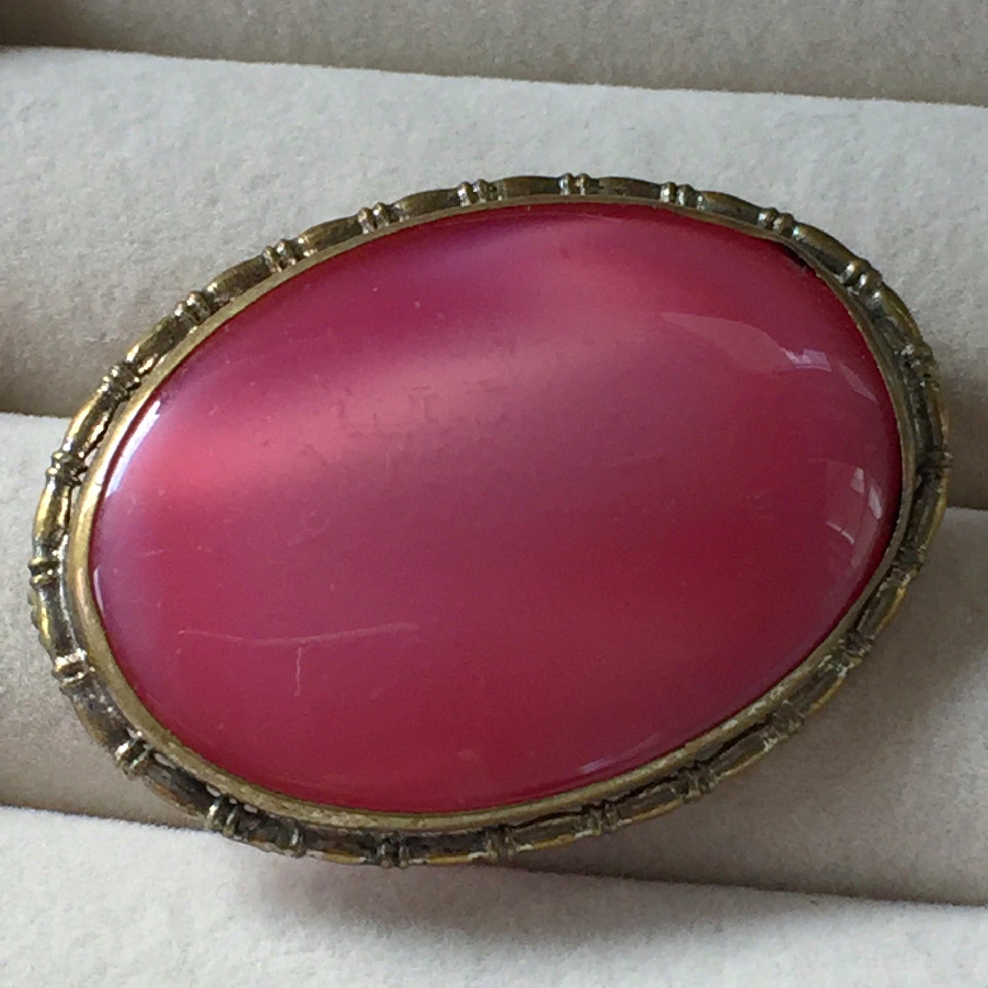 Art Deco Czechoslovakia Soft Pink Glass Pin – Lady Slippers