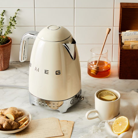 SMEG Basic Electric Kettle, Metallic